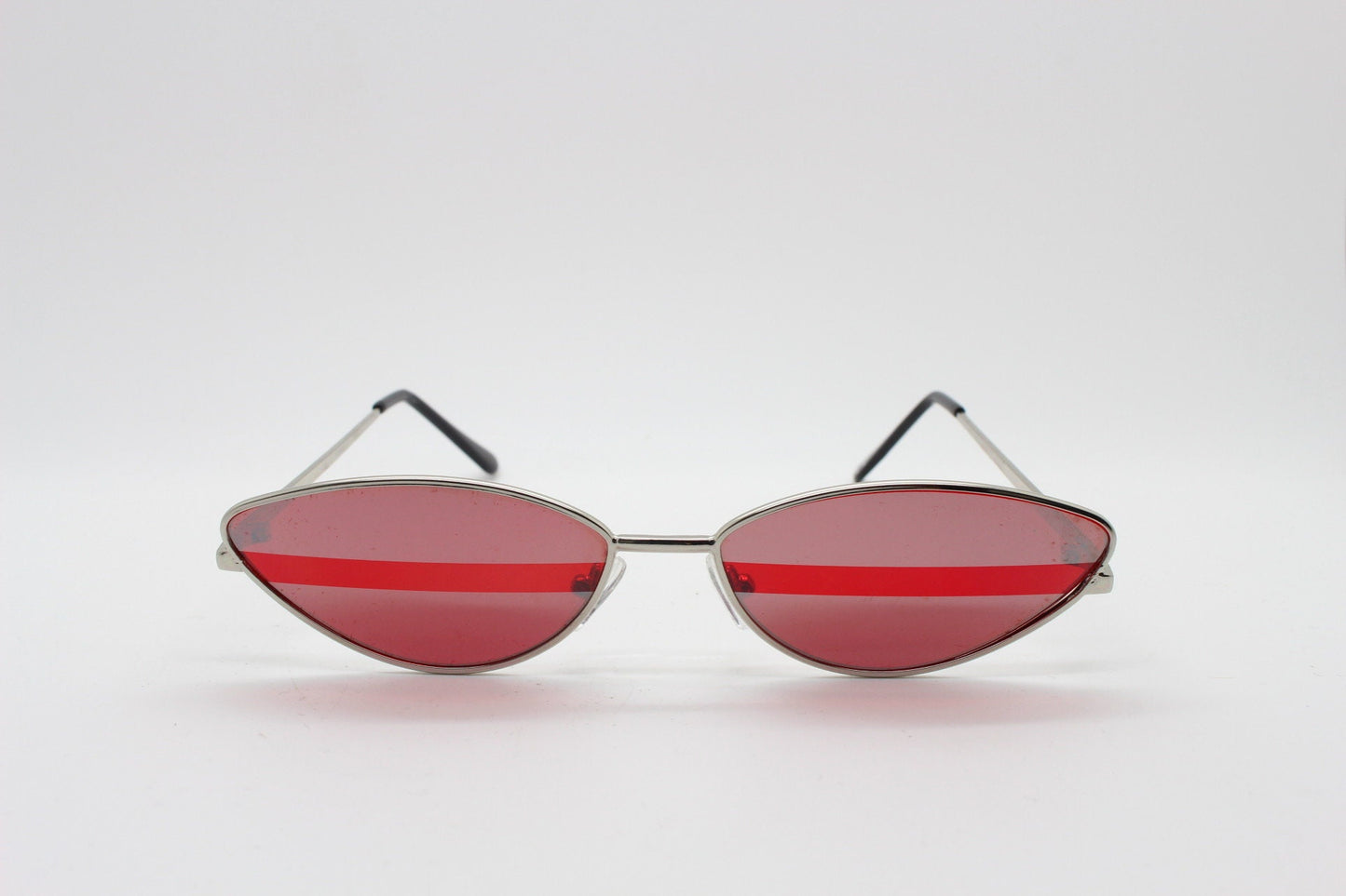 y2k vintage low profile cat eye sunglasses. Women's minimal metal pointed cateye frame with mirror and red candy stripe lenses, BNWT