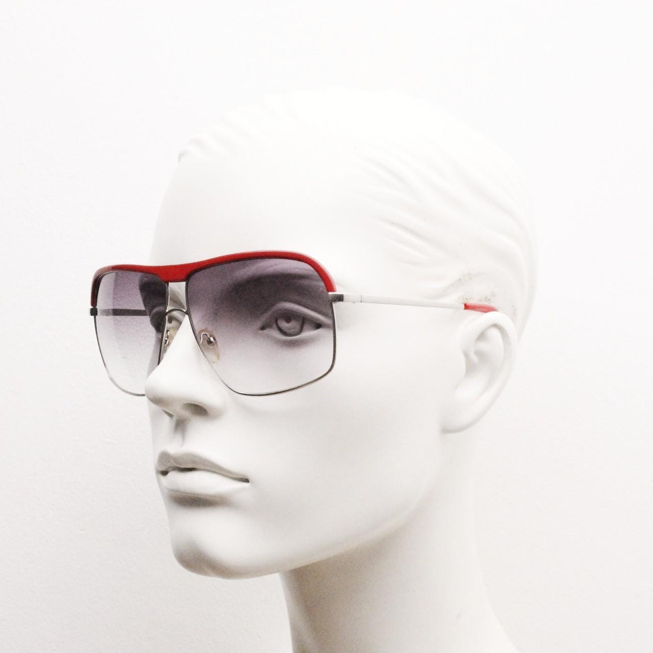 Y2K vintage square aviator sunglasses. Silver metal 70s design frame with red brow with graduating light tone lenses. 2000s. NOS aviators