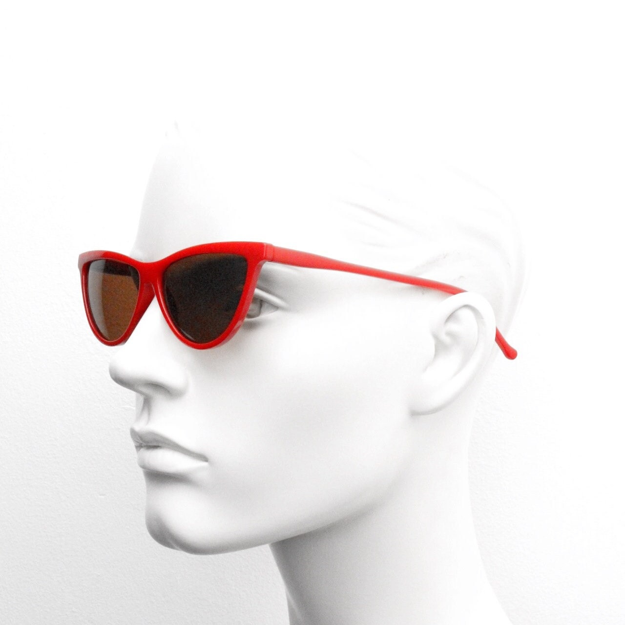Vintage 90s red cat eye sunglasses. Womens slim 50s style cateye frame with Havana brown lenses. Rockabilly, pin up. NOS catseye