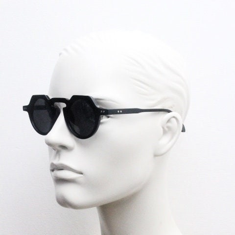 90s Vintage round flat top sunglasses. 30s, 40s design in black gloss frame with plain dark lenses. Unused NOS