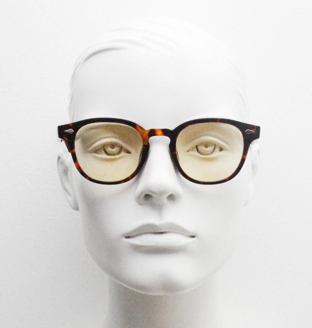 Vintage modified wayfarer design glasses. Dark tortoise gloss 40s, 50s shape frame with keyhole bridge and extra light tone lenses. BNWT
