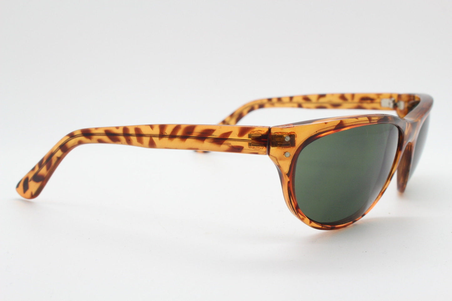 Y2K vintage bug eye sunglasses. Wrap around shield style tortoise frame with green lenses. Visor. Unused NOS