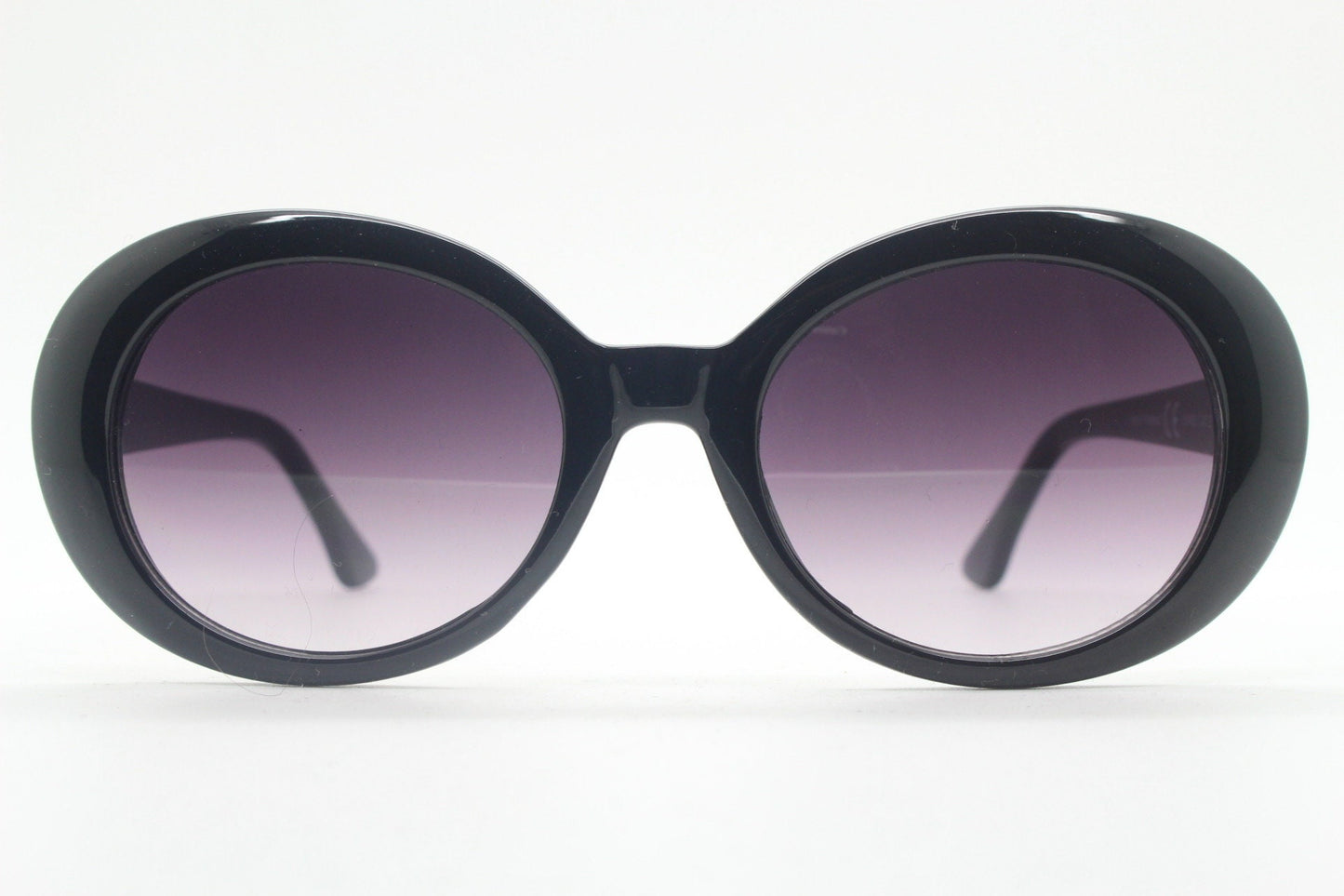 Y2k vintage oversized round sunglasses. Women's big 60s mod design black frame with smoky gradient lenses. Unused NOS. Clout goggles