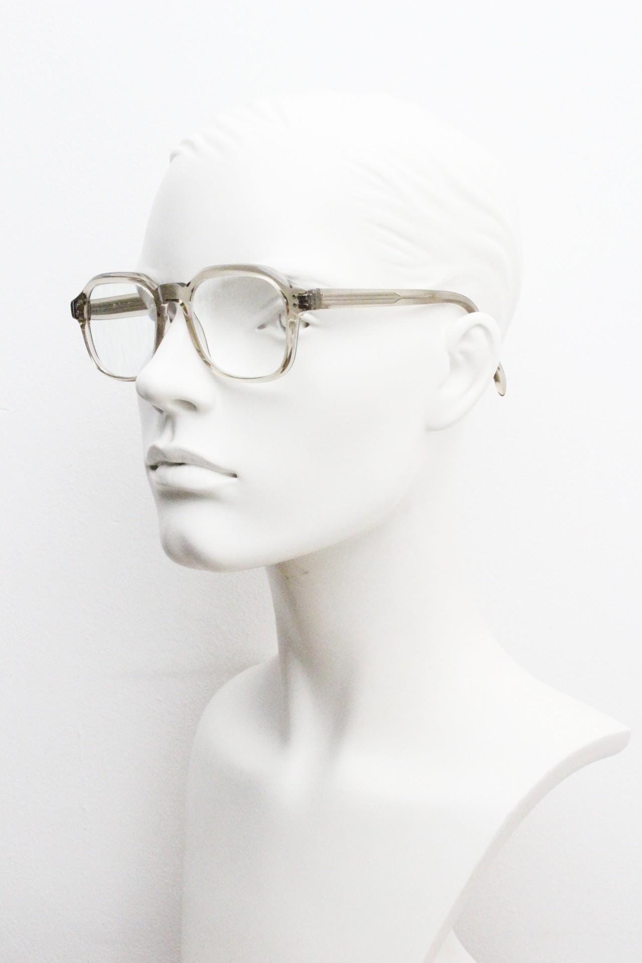Square chunky eye glasses in high quality transparent grey gloss acetate. Optical frames. Prescription eyeglasses. Vintage. RX spectacles