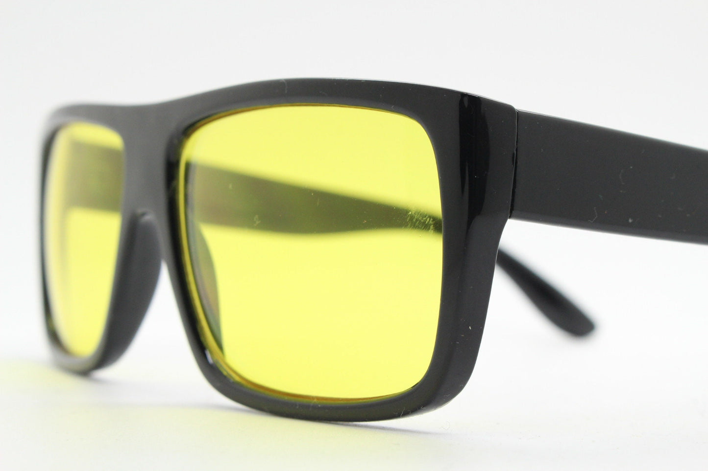 Y2K vintage square modified aviator sunglasses. Classic 70s style aviators in black gloss frame with bright yellow lenses. Unused NOS