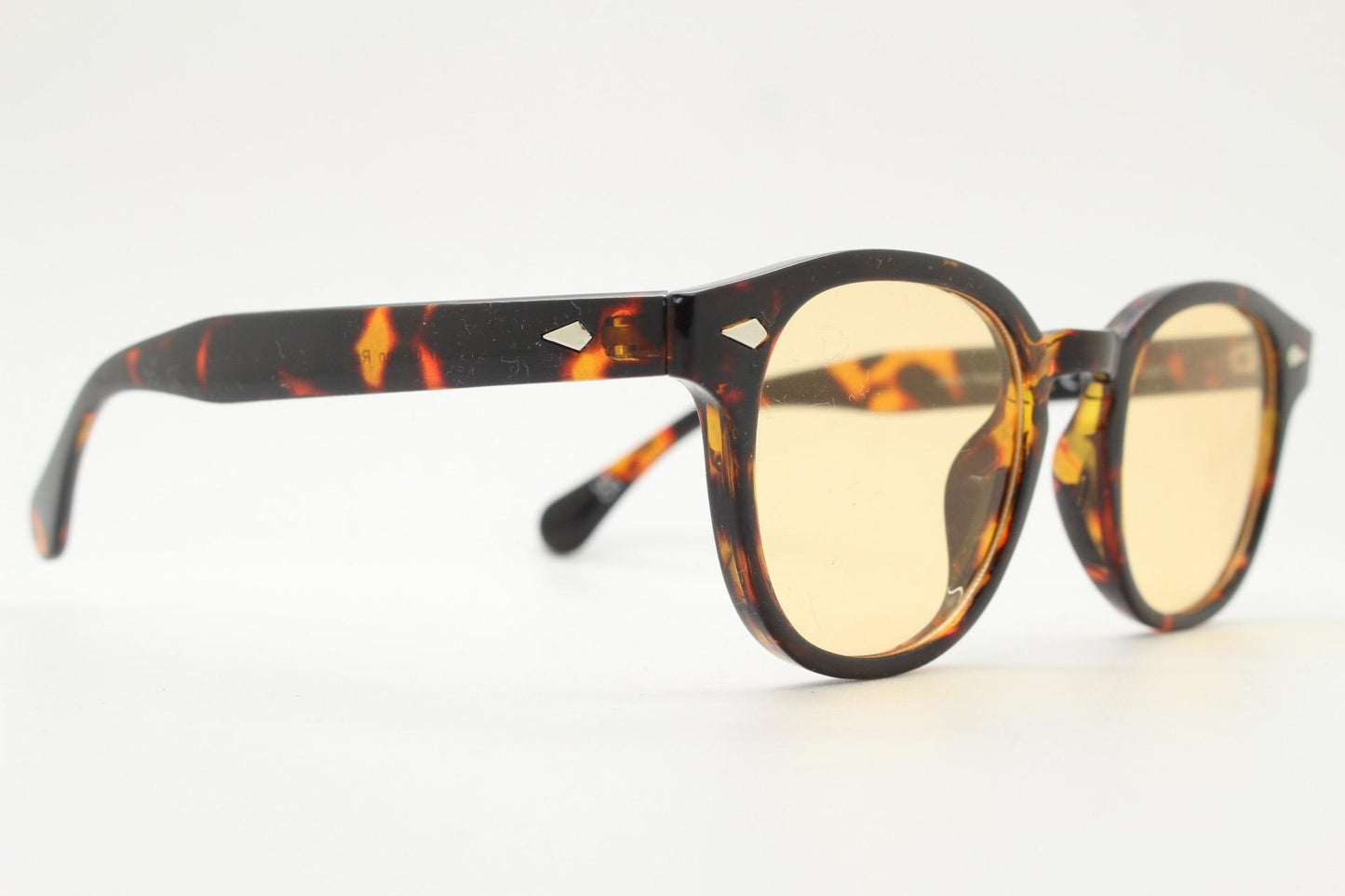 Vintage modified wayfarer design glasses. Dark tortoise gloss 40s, 50s shape frame with keyhole bridge and extra light tone lenses. BNWT