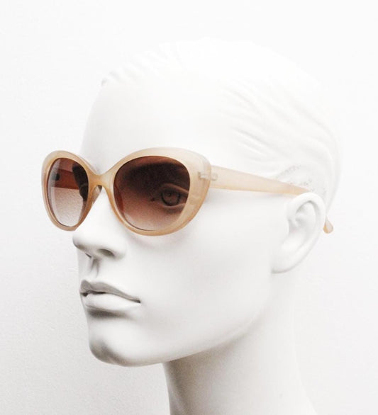 Oliver Bonas Vintage Y2K oval cat eye sunglasses. 2000s womens beige cateye with well matched graduating Havana brown lenses. NOS