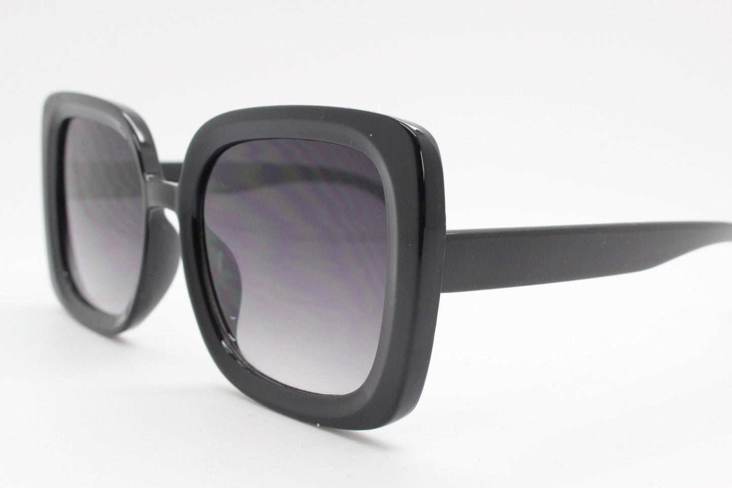 Y2K vintage oversized square sunglasses. Women's thick black 70s style frame with graduating smoky lenses. 2000s BNWT