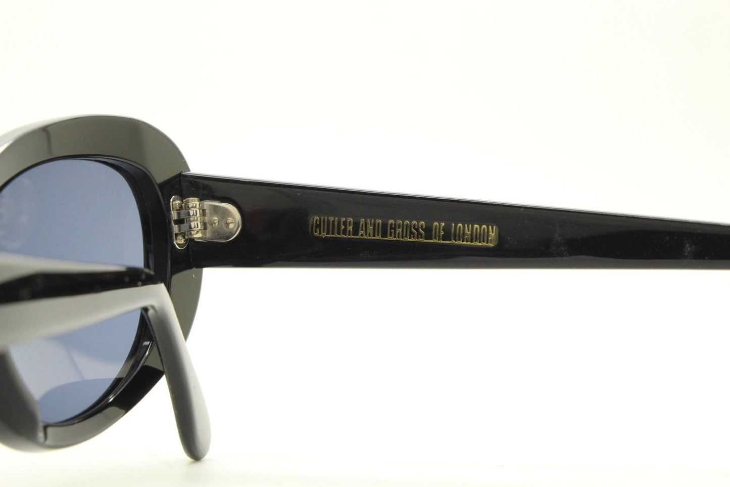 Cutler and Gross London vintage oval cateye sunglasses. Womens chunky plain black gloss hand made acetate cat eye. NOS Y2K vintage