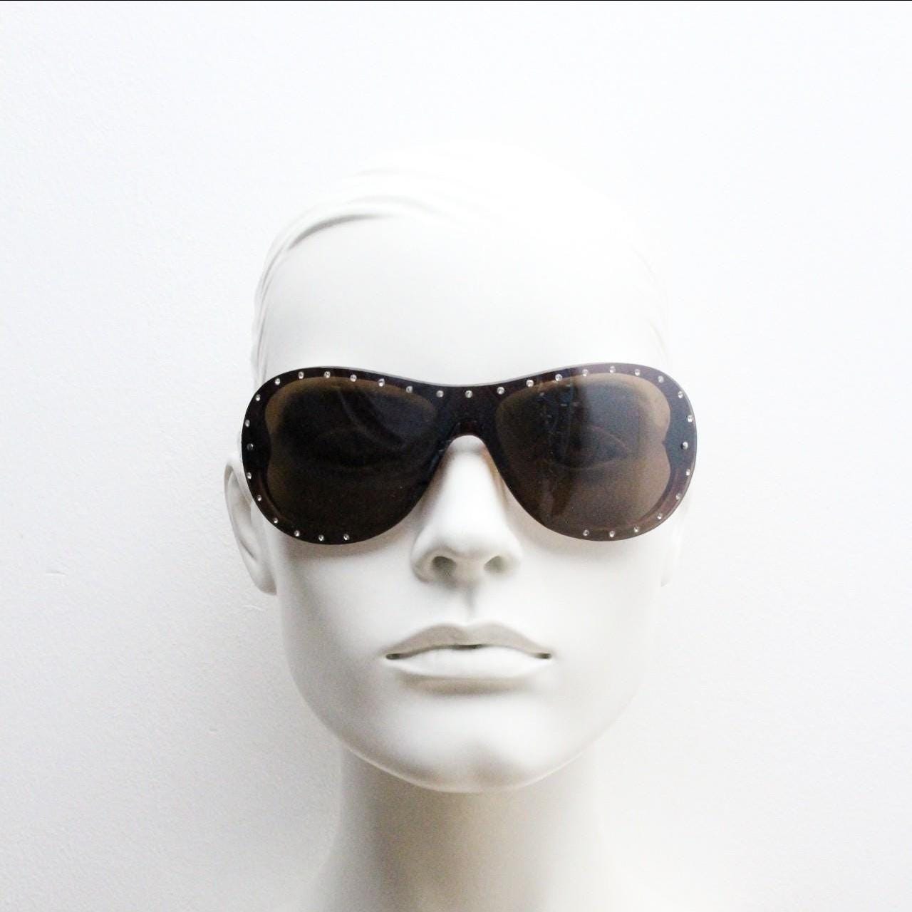 Y2K vintage visor aviator sunglasses with diamante. Brown wrap around mini mask shield design with curved mono lens. 2000s NOS. Rhinestone
