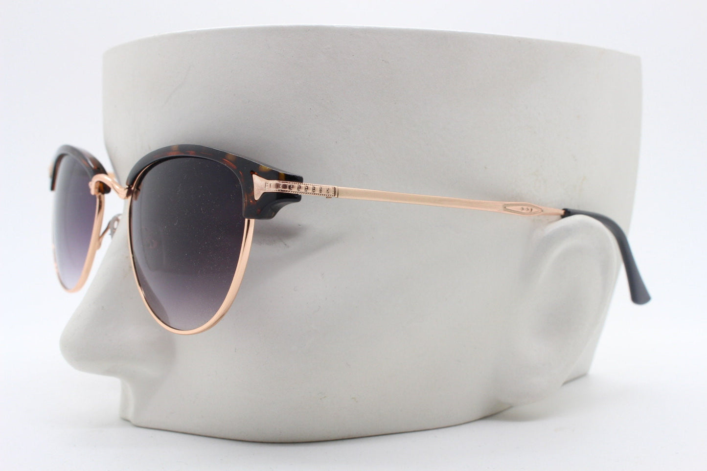 90s vintage cateye sunglasses. Womens 50s, 60s design cat eye with tortoise browline and gradient smoky lenses. NOS