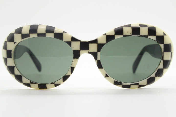 80s vintage round check monochrome sunglasses. 60s op art mod style frame with green lenses. Clout goggles. Oval bug eye NOS. Kurt Cobain