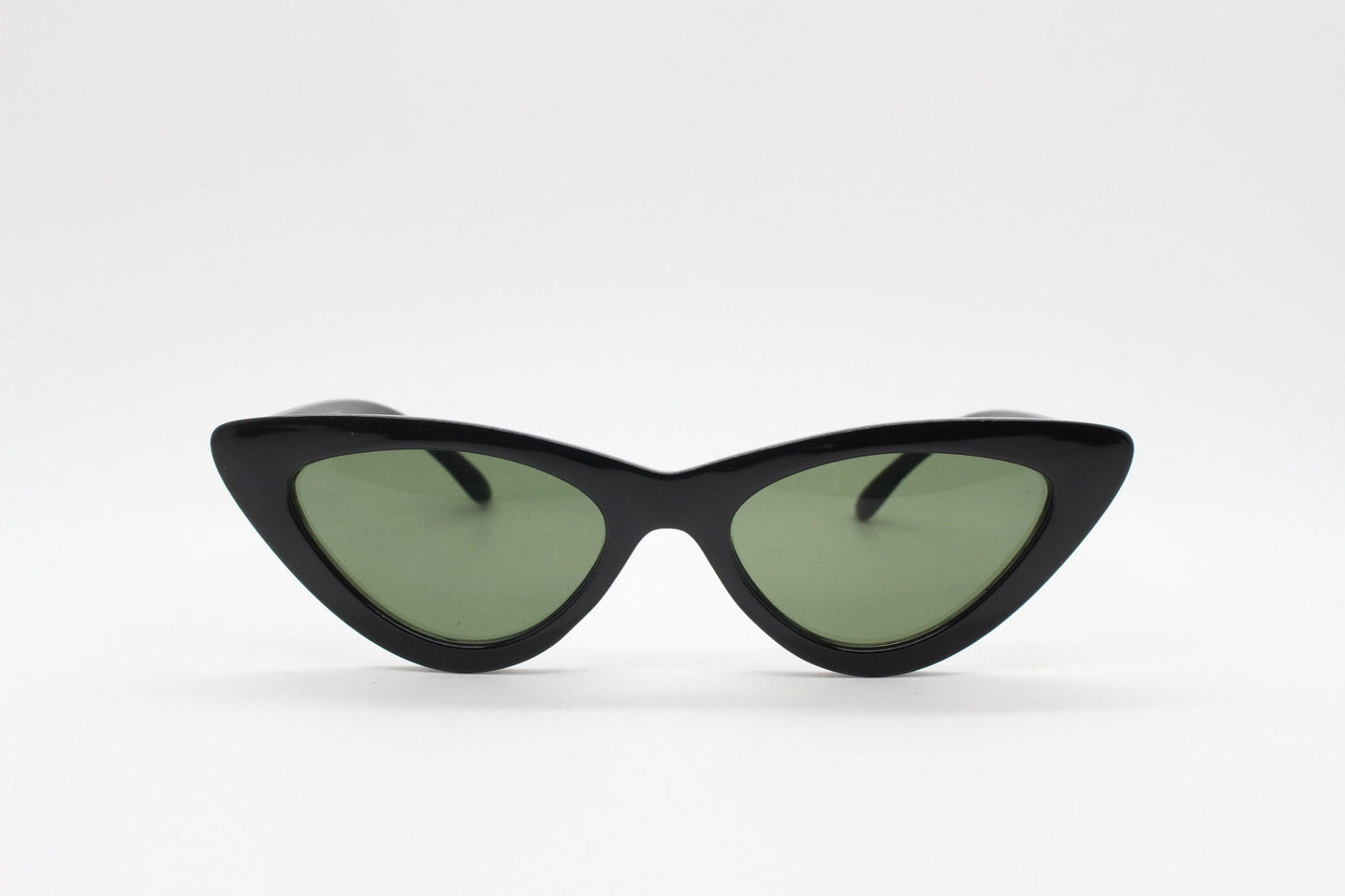 Vintage 90s pointed cat eye sunglasses. Womens 50s style black frame cat eye with green lenses. Rockabilly pin up cats eye. BNWT