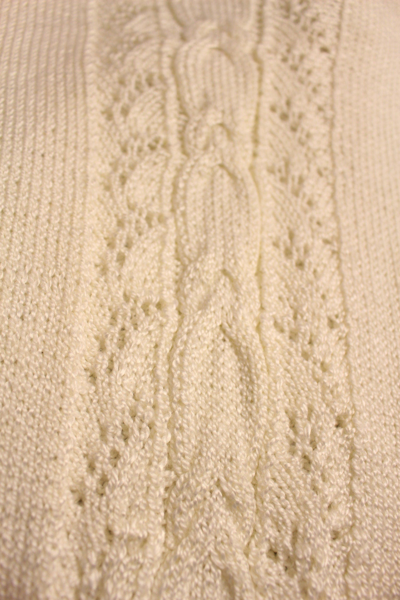 White 80s vintage crochet knit jumper. Short sleeve. Womens sweater. Knit pullover