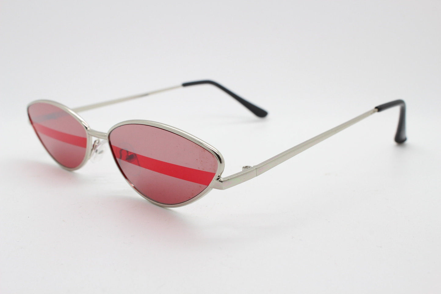y2k vintage low profile cat eye sunglasses. Women's minimal metal pointed cateye frame with mirror and red candy stripe lenses, BNWT