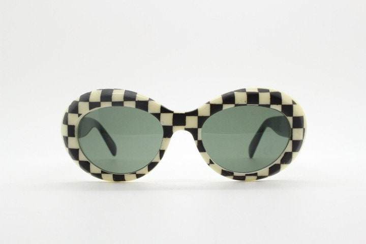 80s vintage round check monochrome sunglasses. 60s op art mod style frame with green lenses. Clout goggles. Oval bug eye NOS. Kurt Cobain