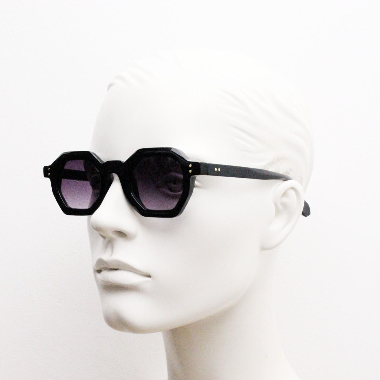90s vintage hexagon sunglasses. 6 sided black 60s design gloss low profile frame with graduating lenses. BNWT. NOS Octagon