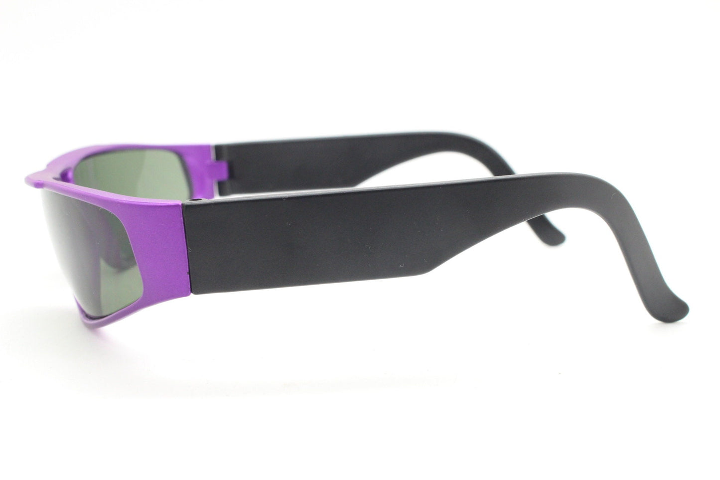 90s vintage sporty sunglasses. Aerodynamic shield style wrap around frame in metallic purple and black matt finish. Unused Y2K NOS. 2000s