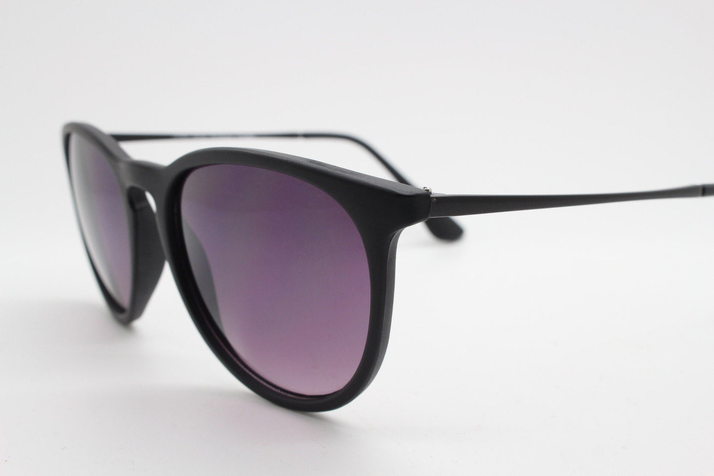 90s vintage slim glasses. Black matt rubber finish frame with satin metal arms and keyhole bridge. BNWT