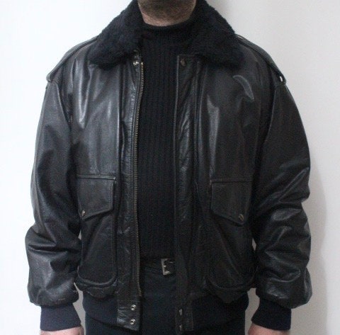 80s vintage genuine leather A2 flying jacket. Classic mens dark brown fur collar version with flap and side access pockets