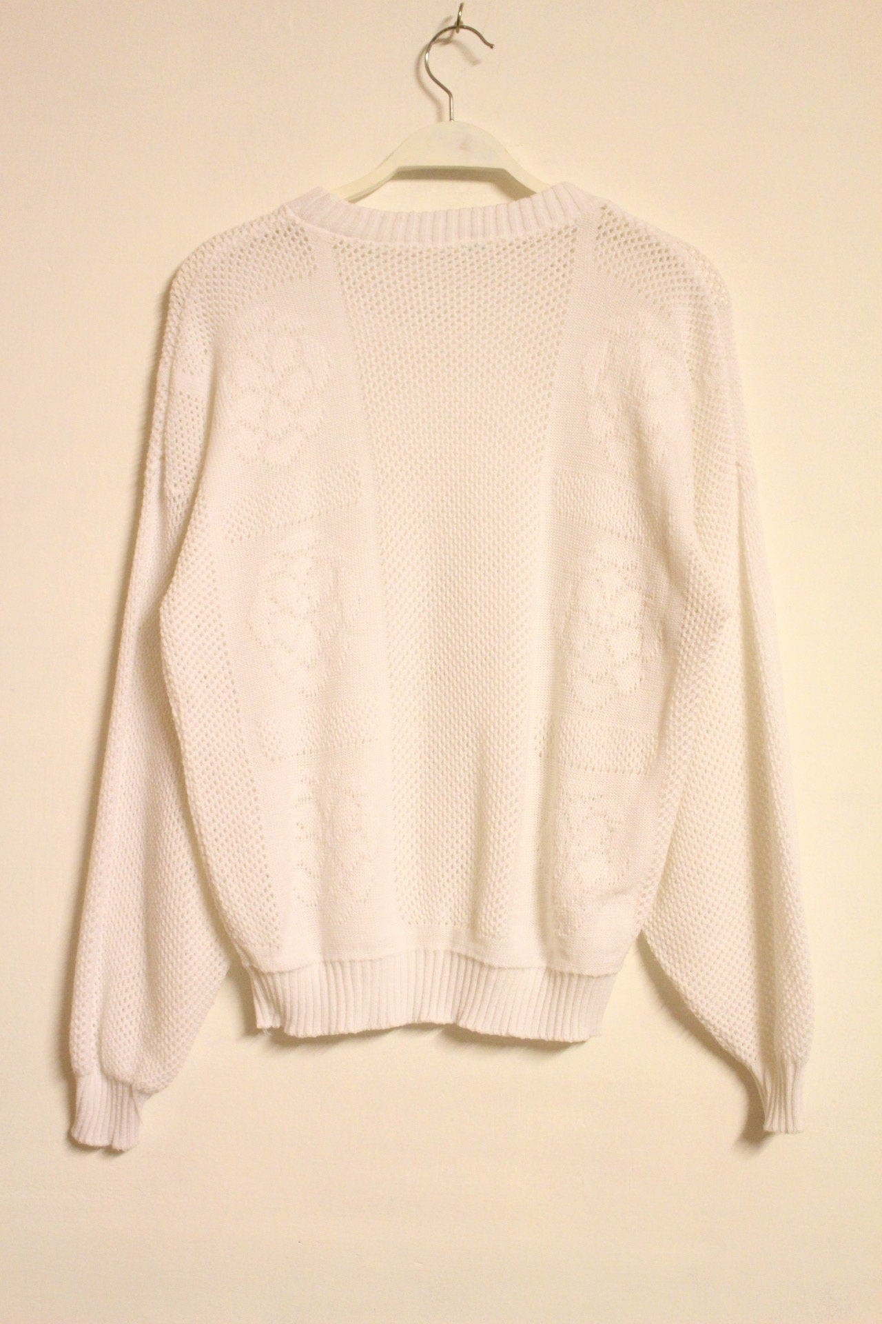 White 80s vintage crochet knit batwing jumper. Womens sweater. Knit pullover