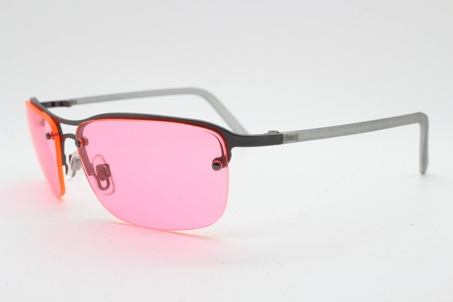 Y2K vintage half frame visor sunglasses. Semi rimless 2000's vivd pink lens on a gunmetal brow with frosted arms. Unused 00's NOS