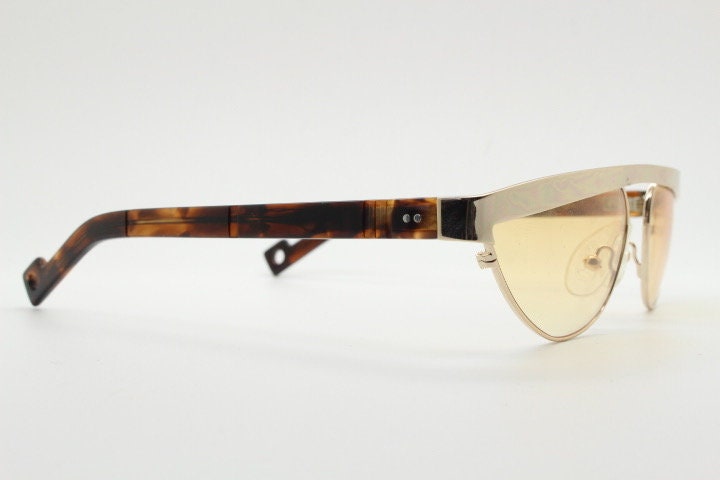 Pawaka small visor sunglasses model Limabelas Dawn made in Japan. Golden flat top brow line shield with light tone lenses. BNWT