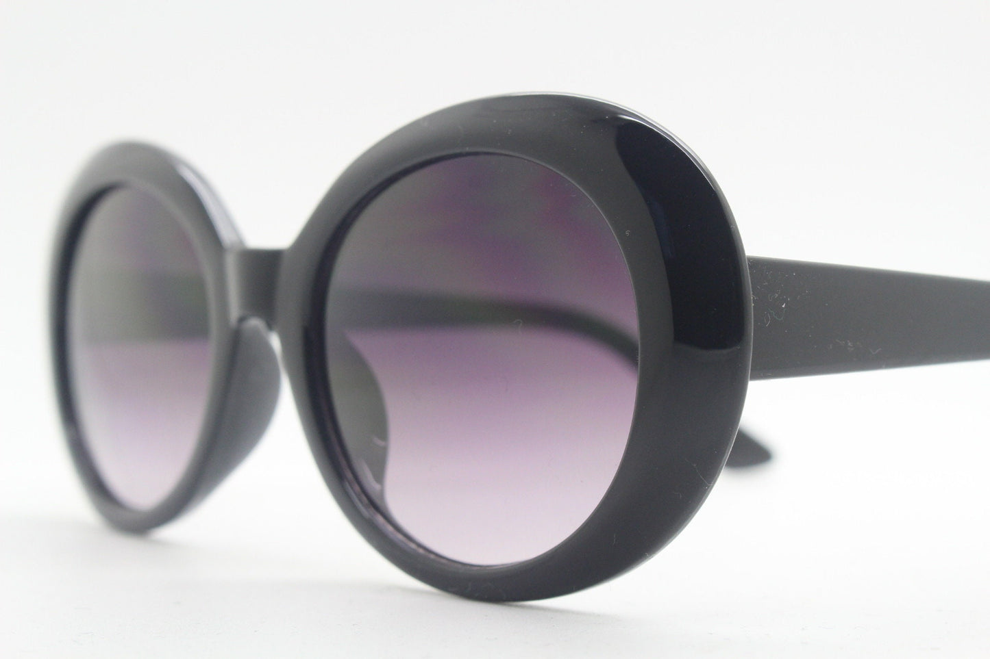 Y2k vintage oversized round sunglasses. Women's big 60s mod design black frame with smoky gradient lenses. Unused NOS. Clout goggles