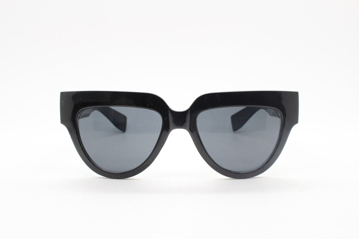 Vintage Y2K pointed cat eye sunglasses. Womens solid black 60s style flat brow cateye frame. Rockabilly. NOS catseye
