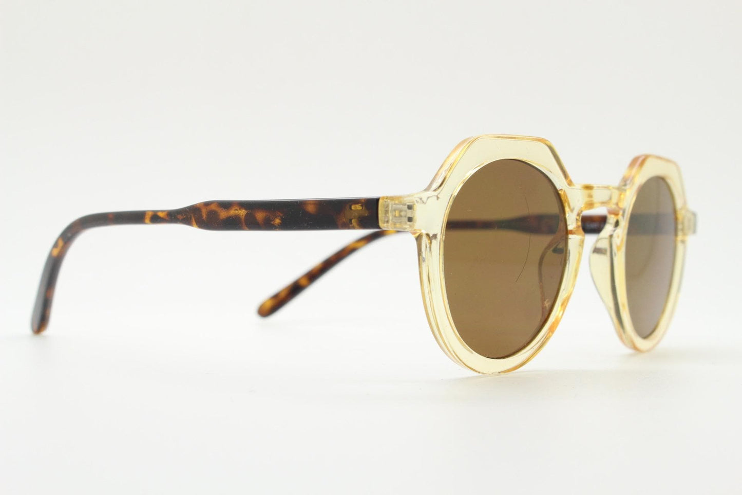 90s vintage round flat top sunglasses. 30s, 40s style frame in transparent yellow with contrasting tortoise arms. BNWT