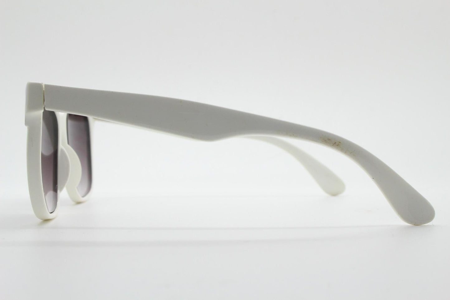 80s vintage square cat eye sunglasses. Women's ice white frame with lilac brows and smoky purple lenses. Rockabilly pin up cateye. NOS