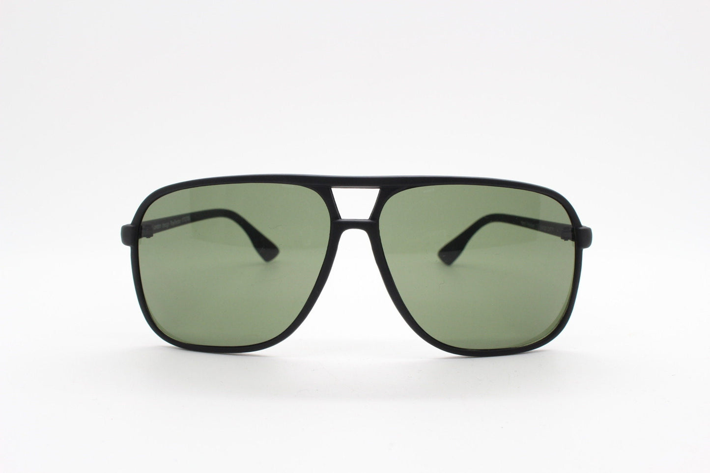 Y2K vintage square aviator sunglasses. Classic 70s style aviators in black rubber frame with green lenses. Teardrop, BNWT unused