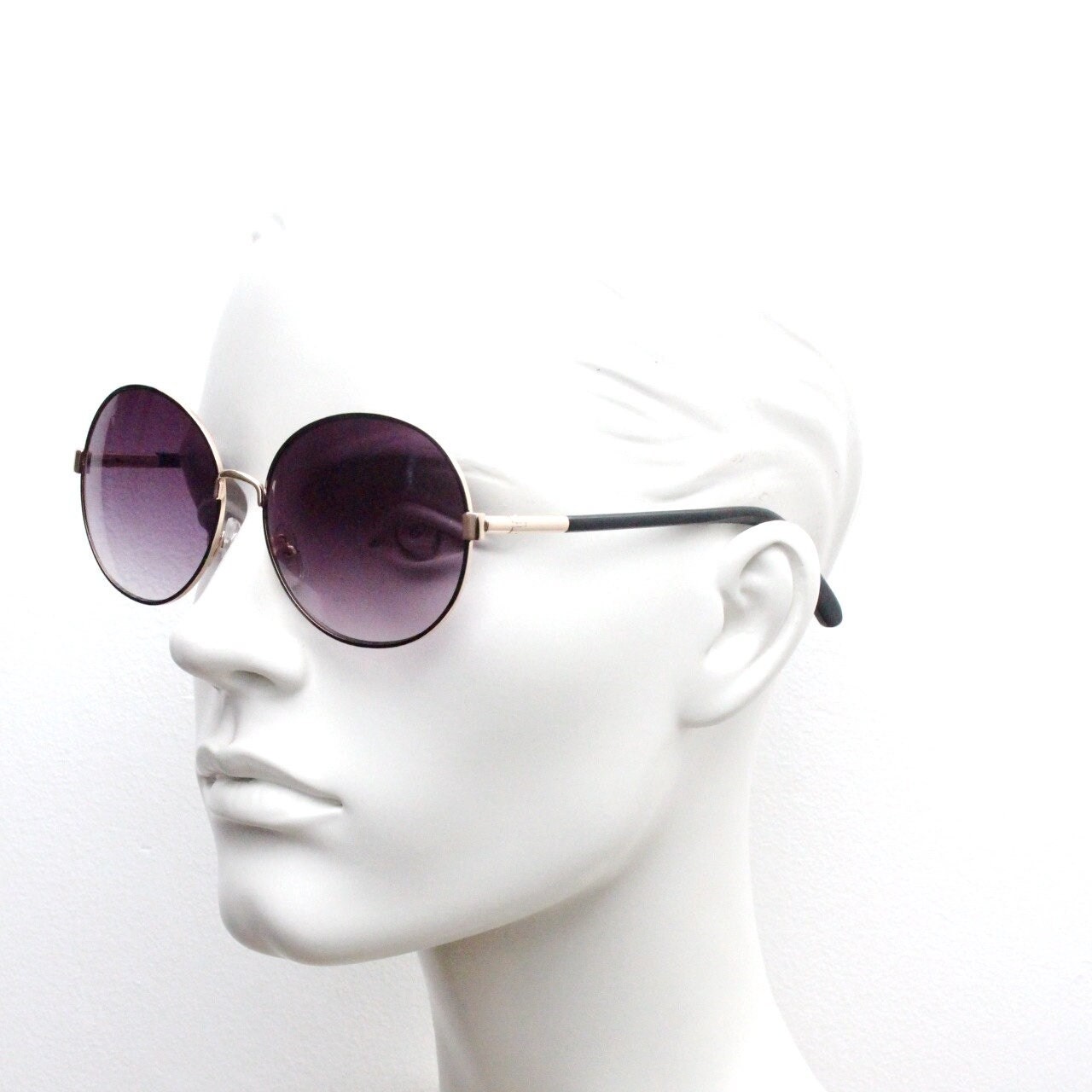 2000s vintage round metal sunglasses, Tasteful enamelled black on gold combo with gradient lenses. Unused BNWT panto. Y2K NOS