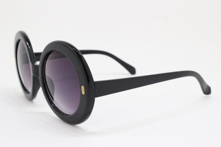 Y2k vintage oversized round sunglasses. Women's big 60s mod style black frame with smoky gradient lenses. Unused BNWT