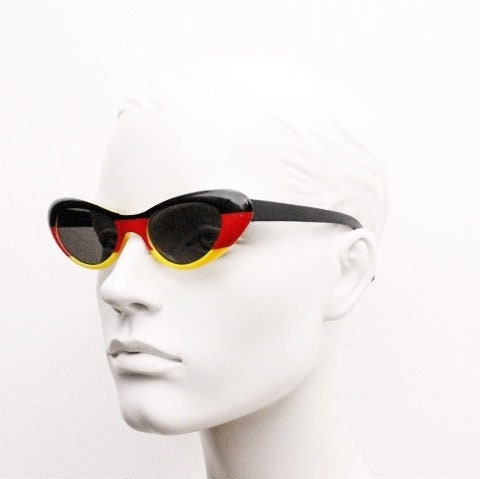 Vintage 90s oval cat eye sunglasses. Tastefully designed Womens black, red and yellow German flag cateye. Rockabilly cats eye. Deutschland