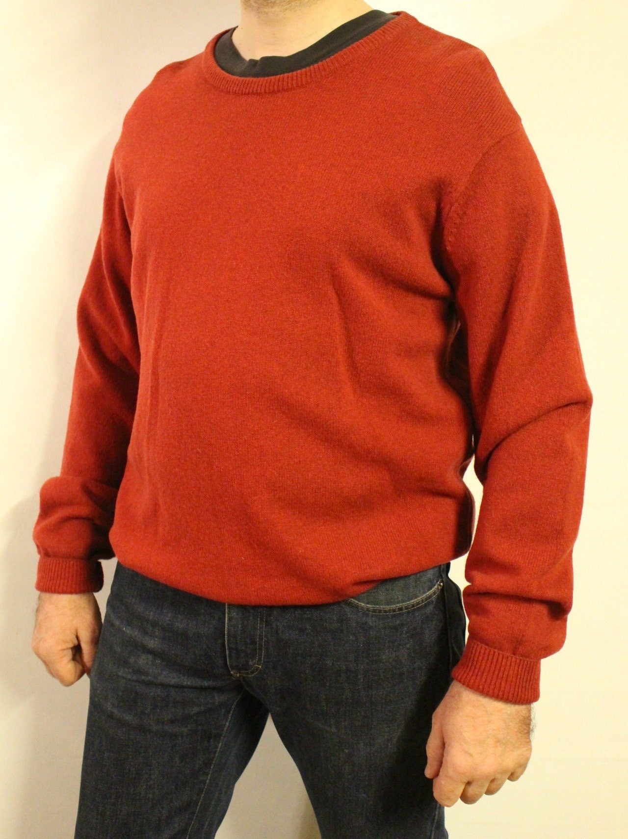 Gabicci vintage plain knit jumper. Mens red round neck wool sweater. BNWT. Unused NOS pullover. Clearance item - rrp 80 GBP