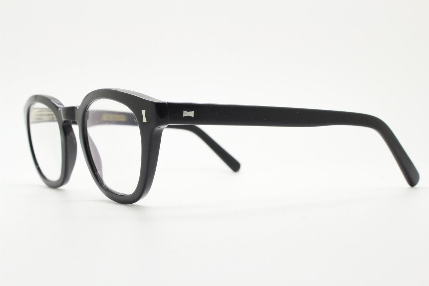 Cubitts vintage round 40s design Moreland eye glasses. Plain black gloss acetate optical frame with keyhole bridge. Prescription RX