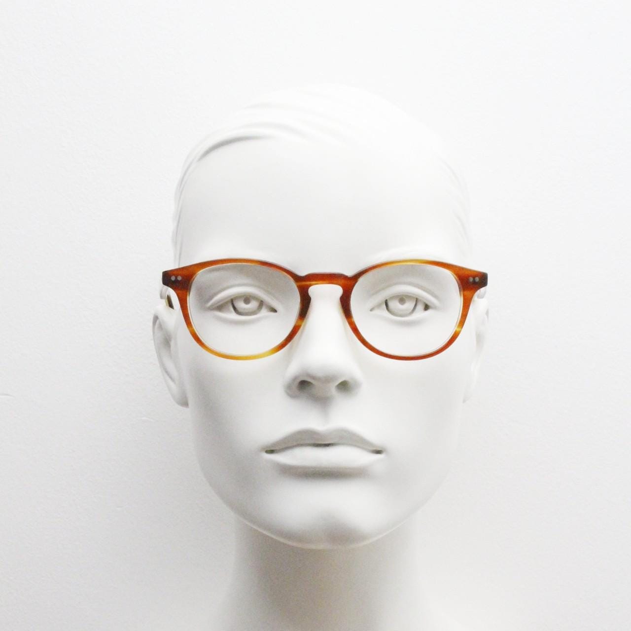Rectangular vintage eye glasses. Minimal classic design optical frames in tortoise acetate with keyhole bridge. Prescription RX spectacles