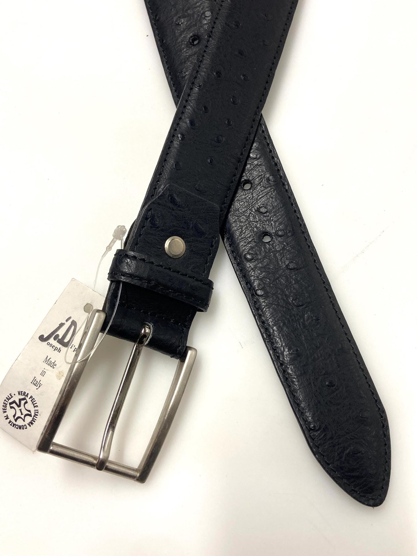 90s vintage black genuine leather belt made in Italy by Joseph Di Pino. Tooled finish made to look like Ostrich. NOS. Mens Large