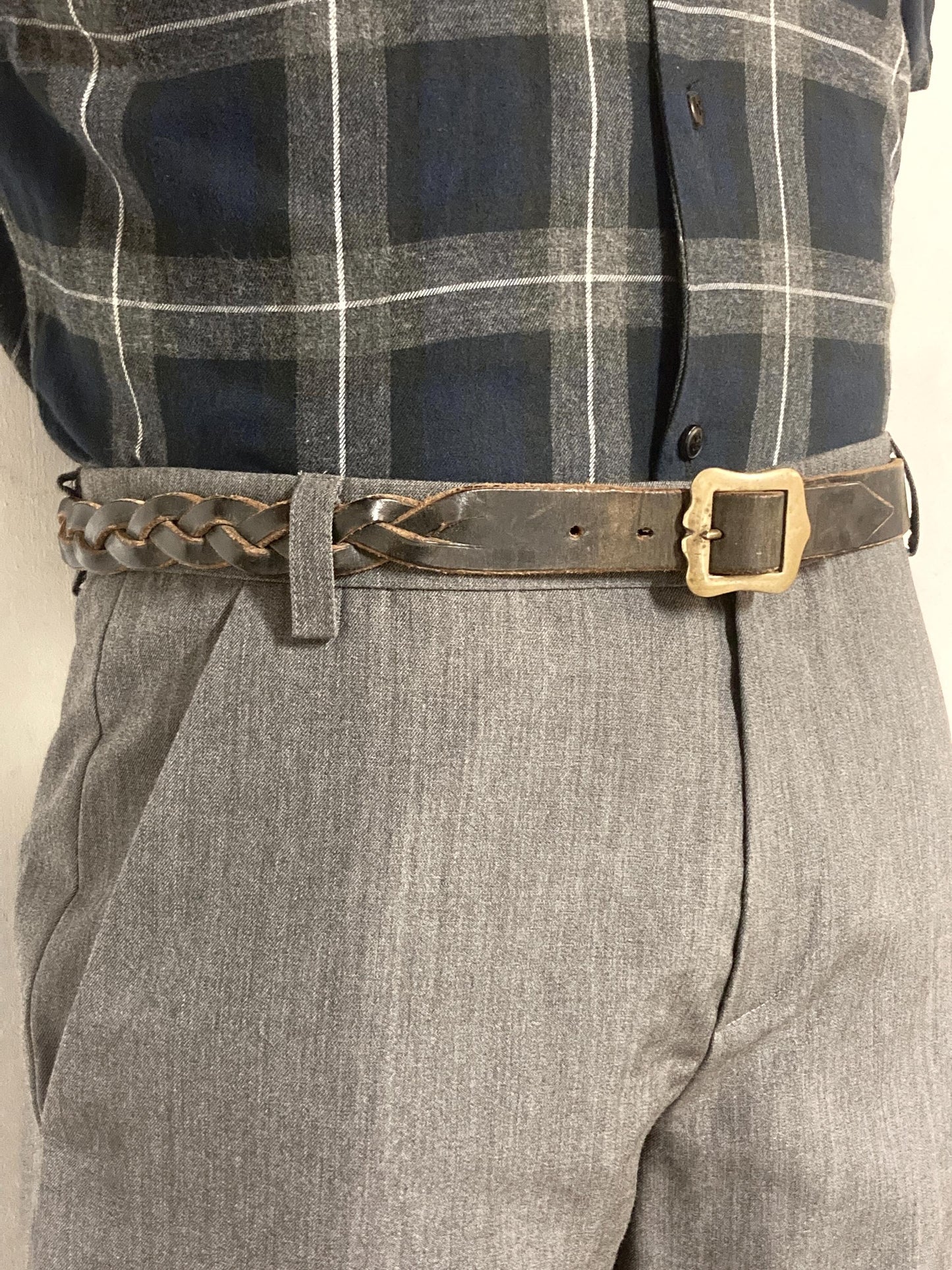 80s vintage thick black genuine leather plaited western 1" belt with changeable brass buckle. For jeans and trousers. Rawhide
