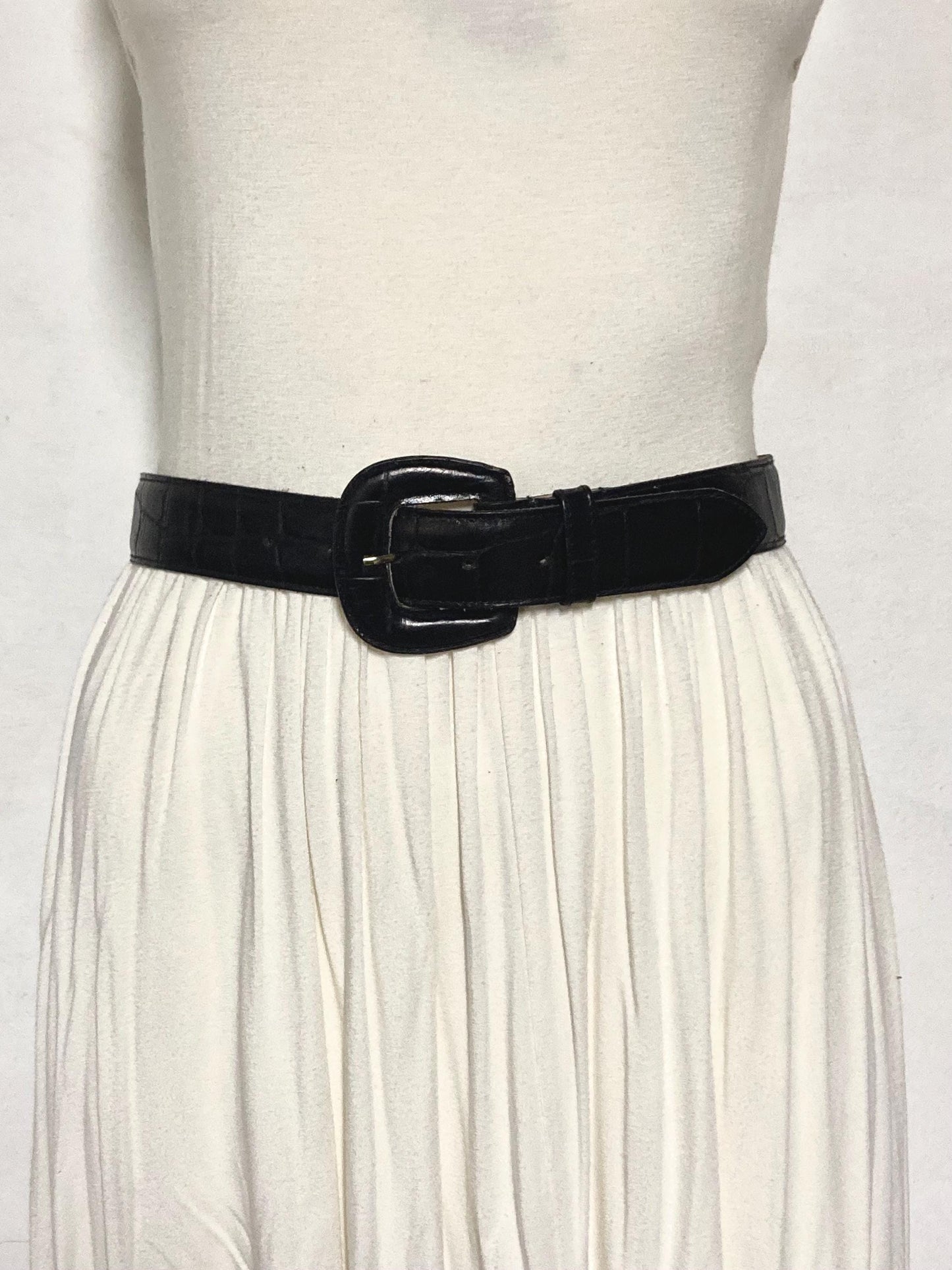 80s vintage womens superior quality belt with covered buckle in black. Embossed all genuine leather made to look like crocodile