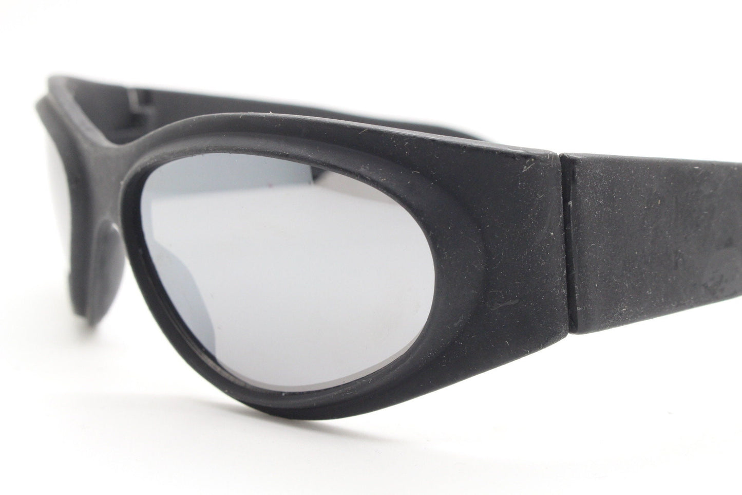 90s vintage futuristic super hero bug eye goggle sunglasses. Black rubber wrap around sporty shield frame with mirror lens. 2000s. Y2K. NOS