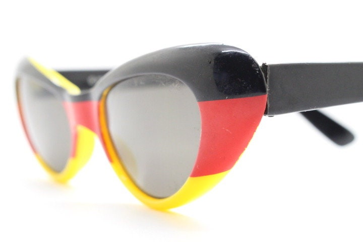 Vintage 90s oval cat eye sunglasses. Tastefully designed Womens black, red and yellow German flag cateye. Rockabilly cats eye. Deutschland
