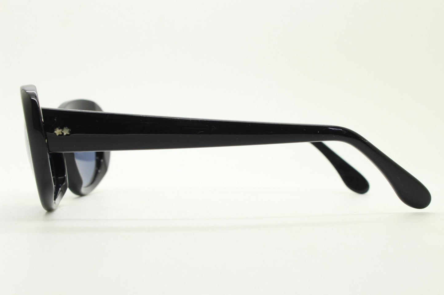 Cutler and Gross London vintage oval cateye sunglasses. Womens chunky plain black gloss hand made acetate cat eye. NOS Y2K vintage