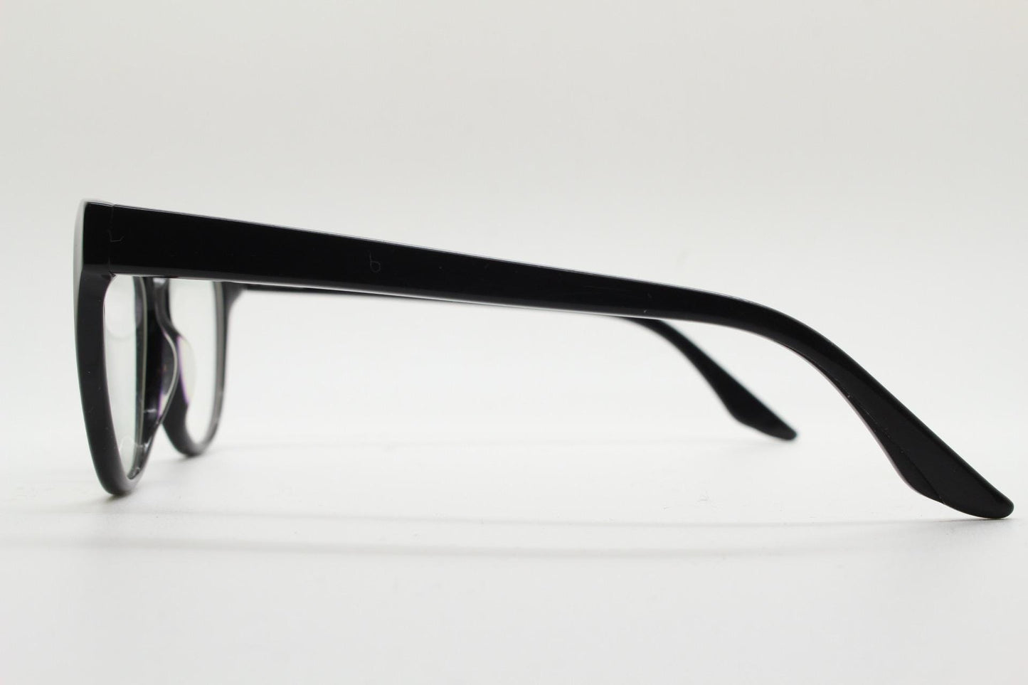 Modified cat eye glasses by Karian. Plain black gloss optical frames in high quality acetate. Prescription eyeglasses. RX cateye spectacles