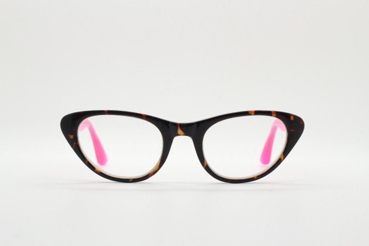 Isaac Mizrahi vintage cat eye glasses. Womens dark tortoise cateye optical frames with pink arms. Prescription eyeglasses. RX NOS spectacles