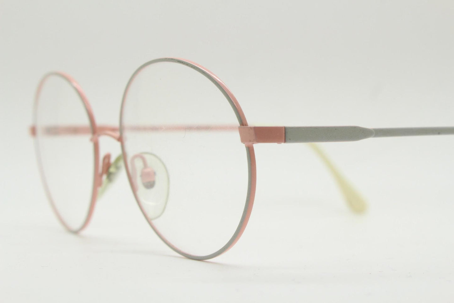 80s vintage round panto metal eye glasses made in Italy. Pink and white optical frame fashion grail. Prescription eyeglasses. RX spectacles