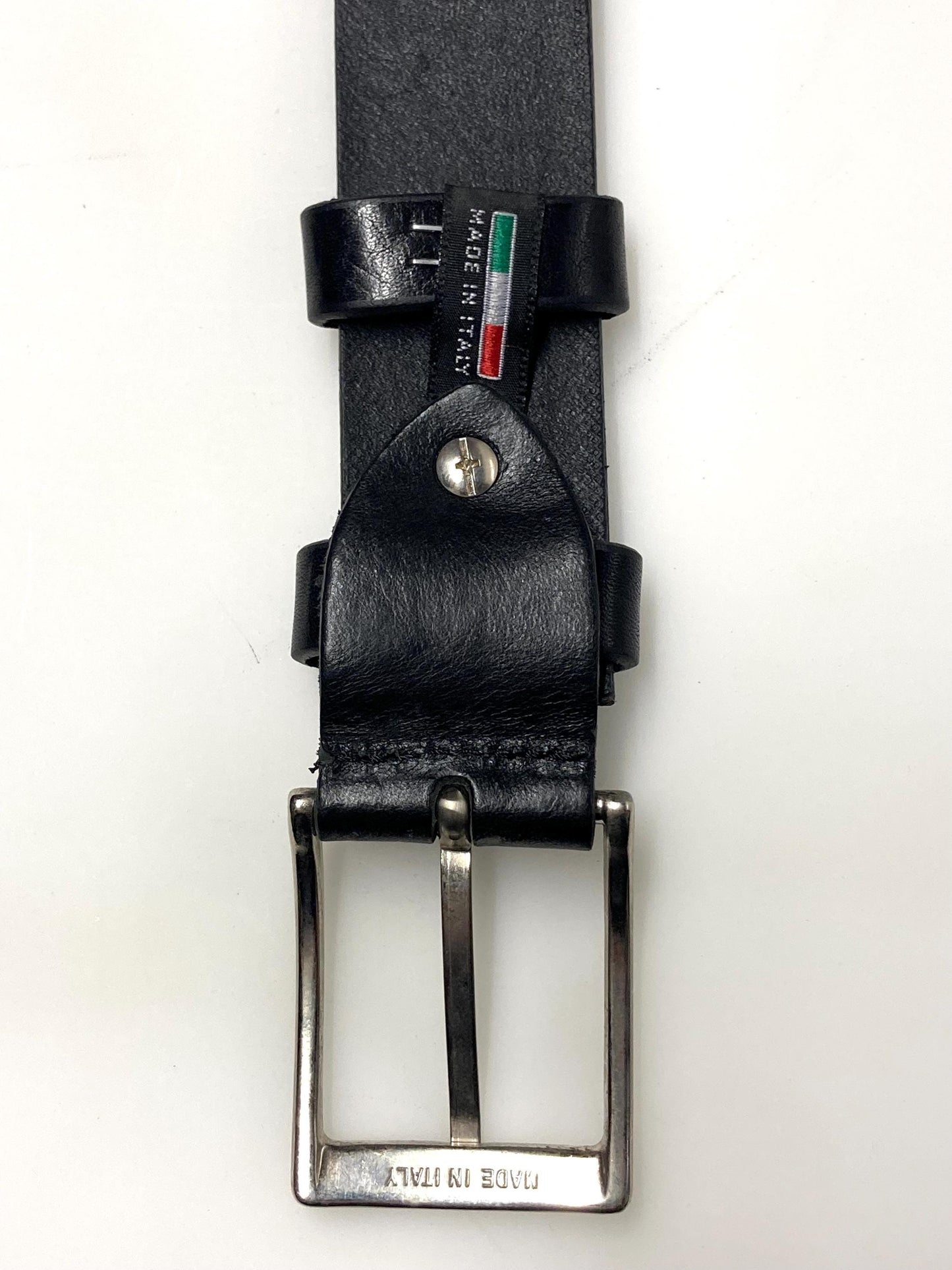 90s vintage black genuine leather belt made in Italy. Thick cowhide with smooth finish and indented dots for trousers/jeans. Mens NOS