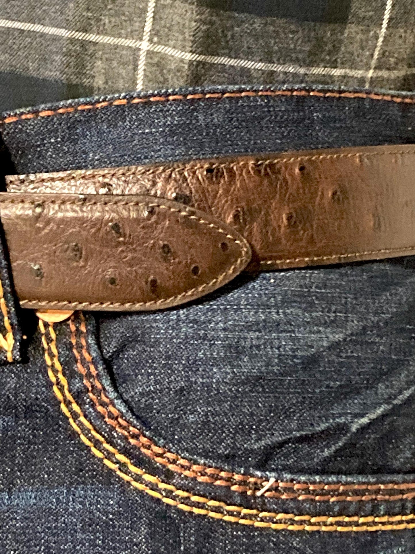 90s vintage dark brown genuine leather belt made in Italy by Joseph Di Pino. Tooled finish made to look like Ostrich. NOS. Mens Large