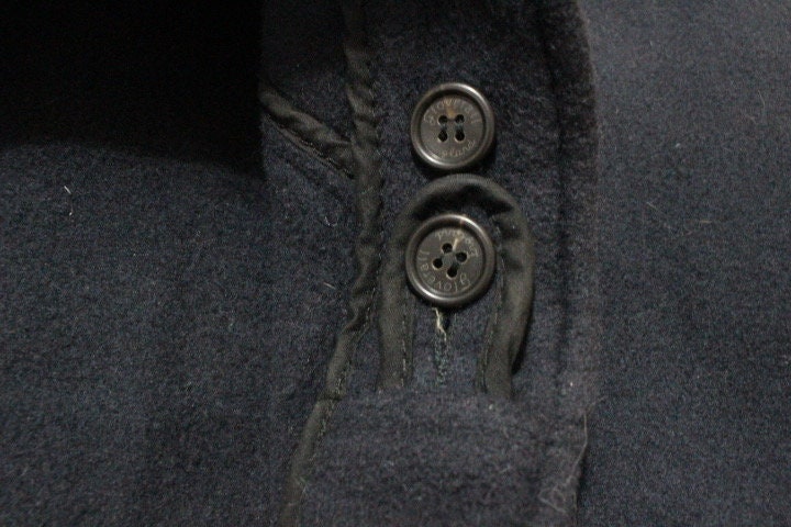 Gloverall knee length Morris wool duffle coat made in England. Buffalo horn toggles with leather loop fastenings. Clearance item -RRP450 GBP